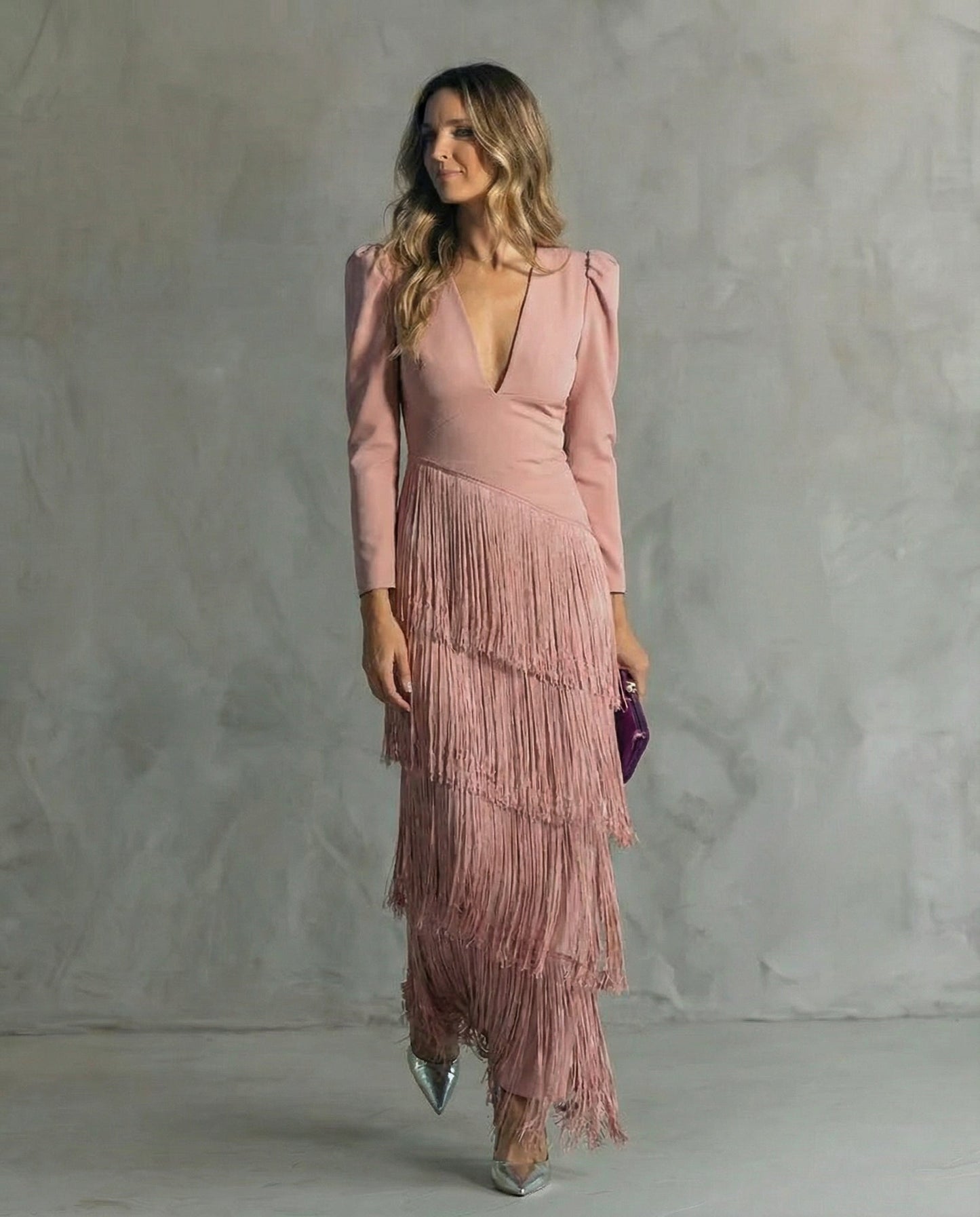 Diosa · Vestido elegante con mangas de flecos