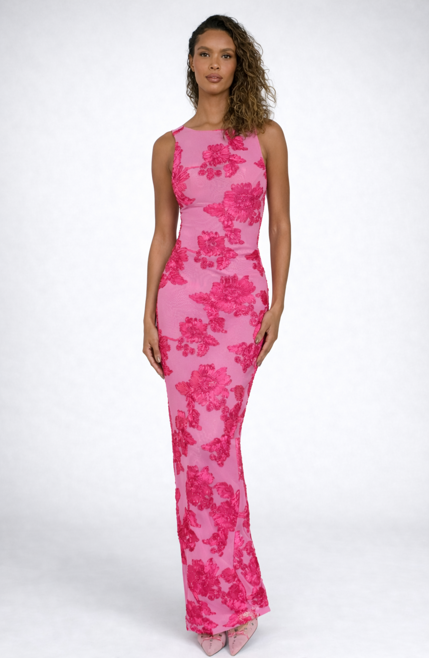 Vestido largo de malla con apliques florales Barbara