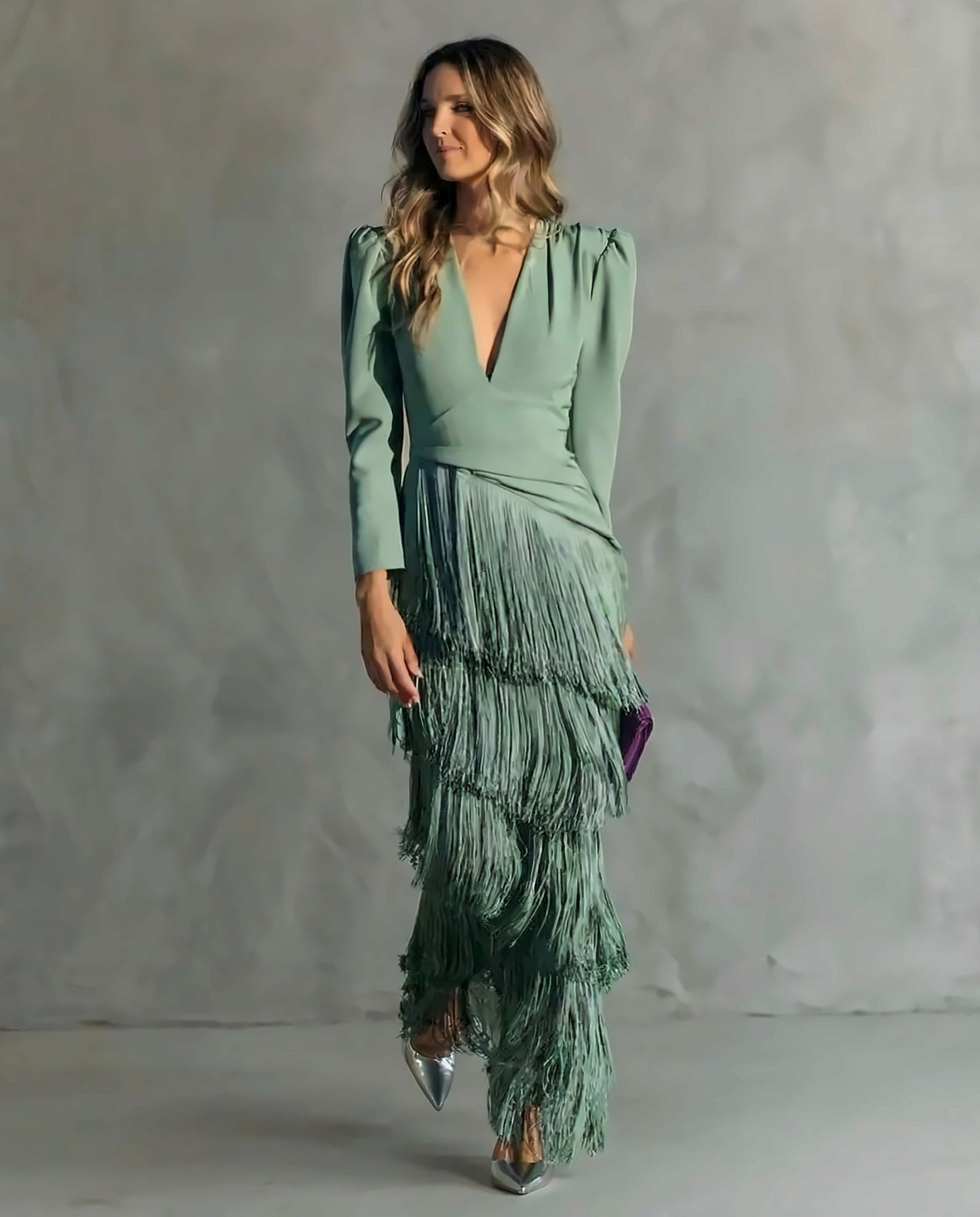 Diosa · Vestido elegante con mangas de flecos
