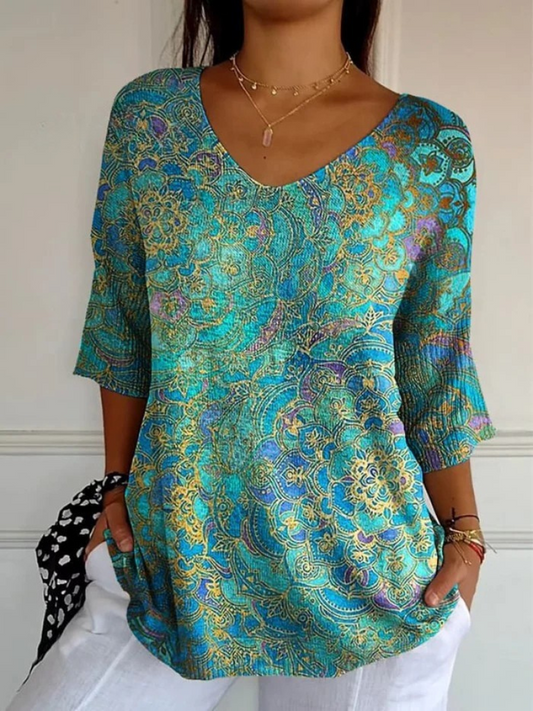 Blusa estampada para mujer con escote en V y caída fluida – estilo bohemio elegante