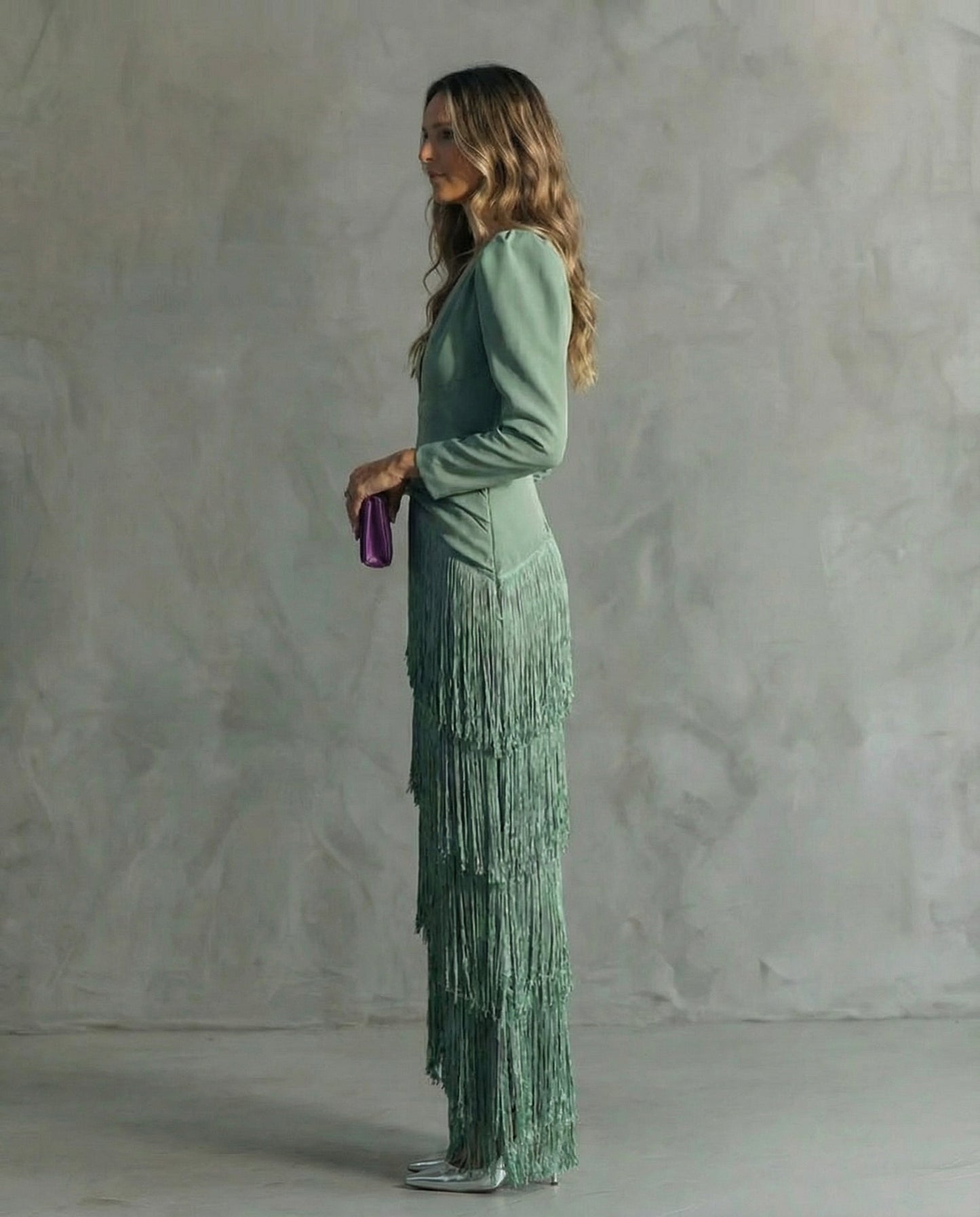 Diosa · Vestido elegante con mangas de flecos