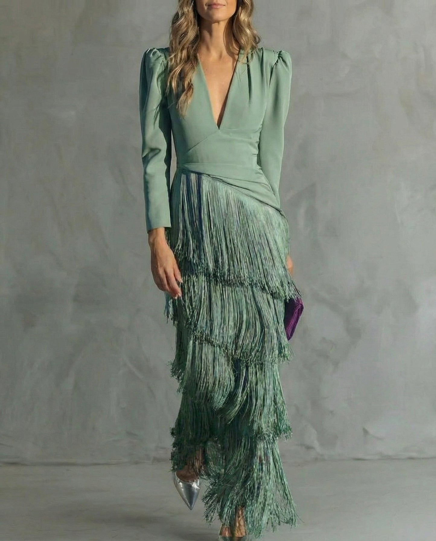 Diosa · Vestido elegante con mangas de flecos