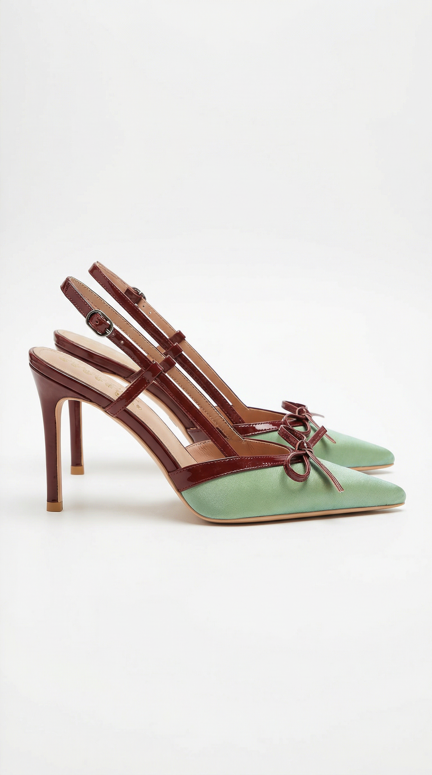 Zapatos de salón Rebecca en satén con lazo elegante