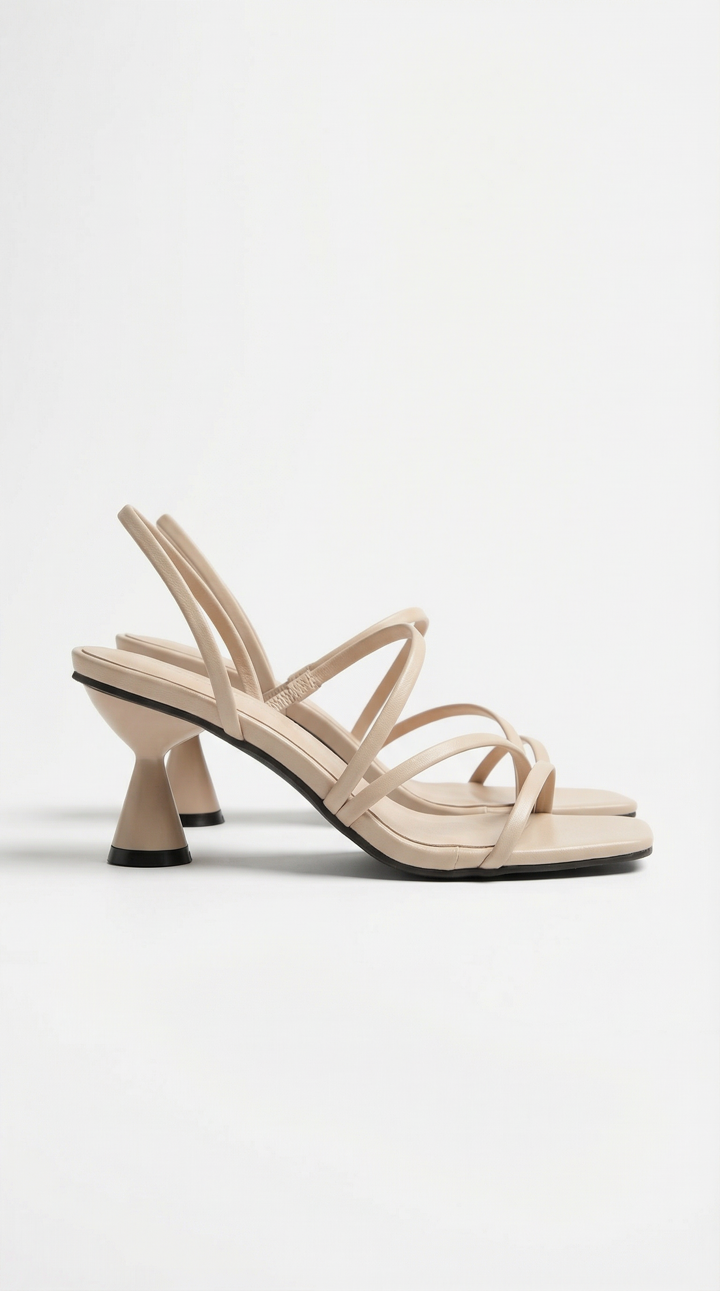 Sandalias de tiras con tacón de Stephanie: elegancia en cada paso