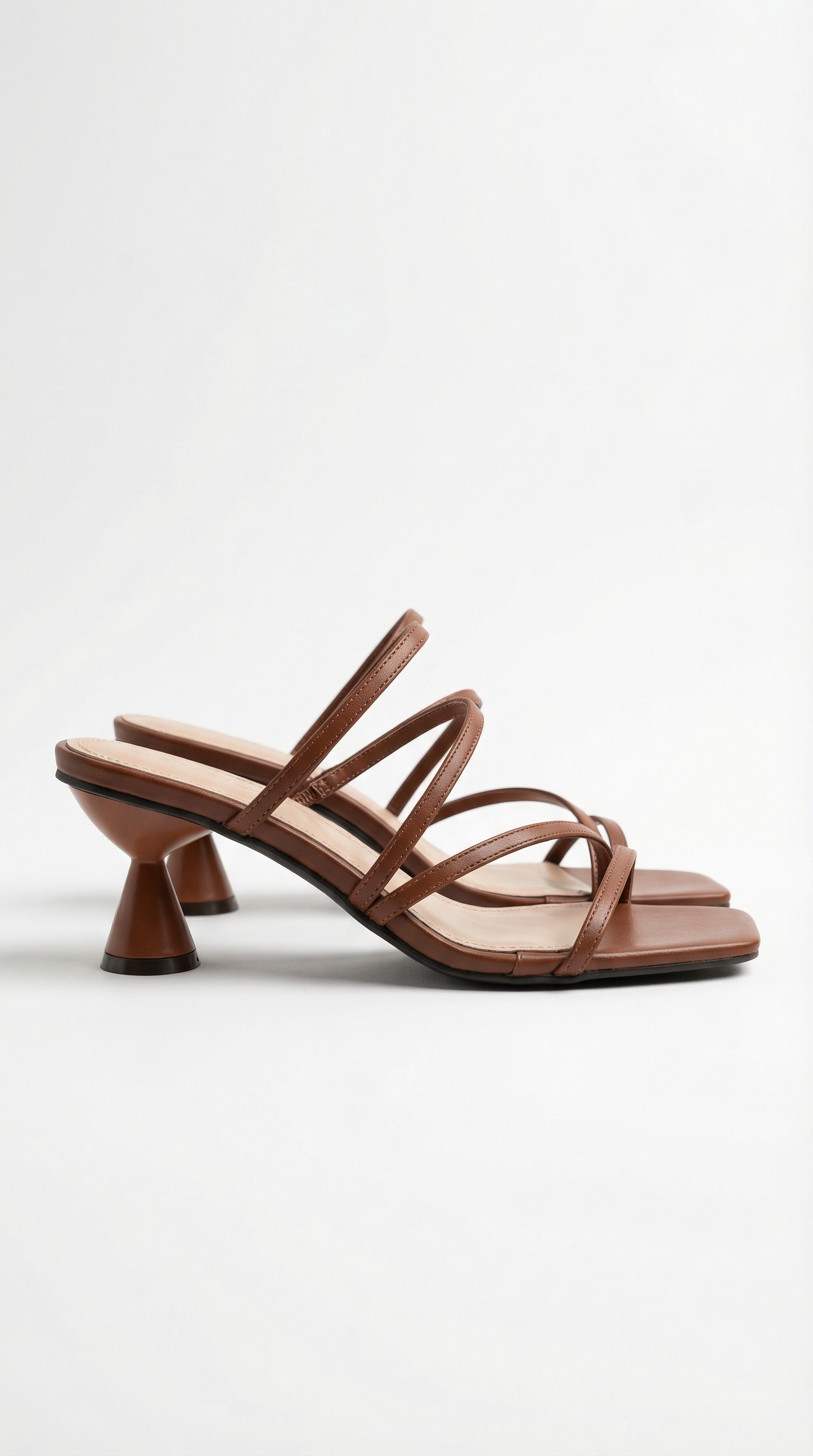 Sandalias de tiras con tacón de Stephanie: elegancia en cada paso