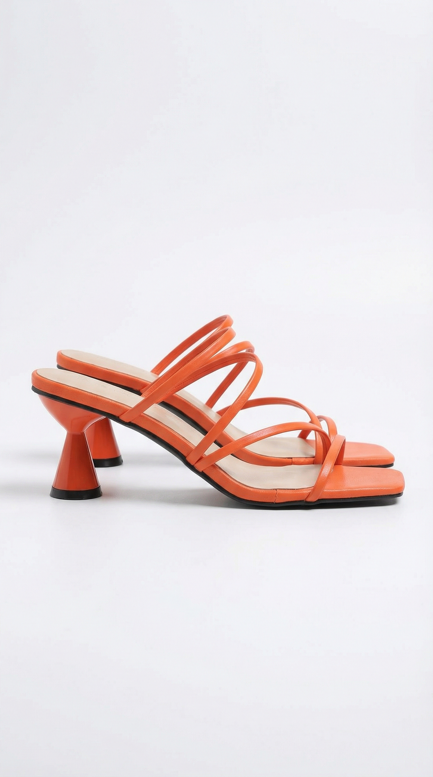Sandalias de tiras con tacón de Stephanie: elegancia en cada paso